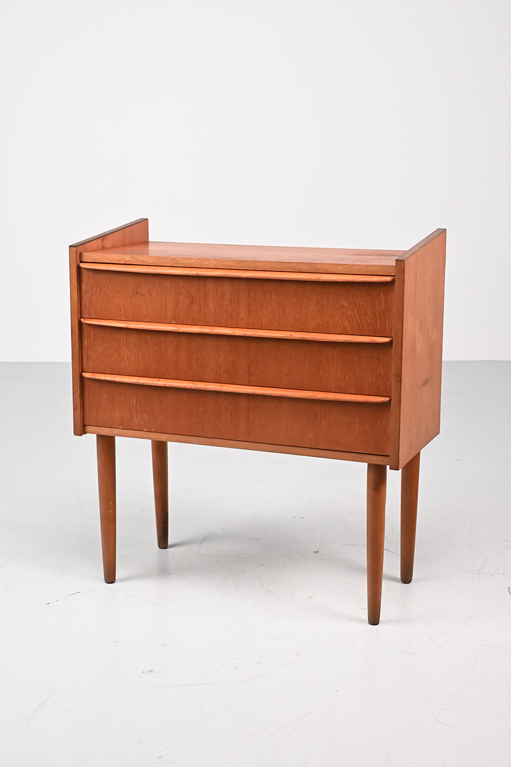 72246 Teak ladenkastje 01