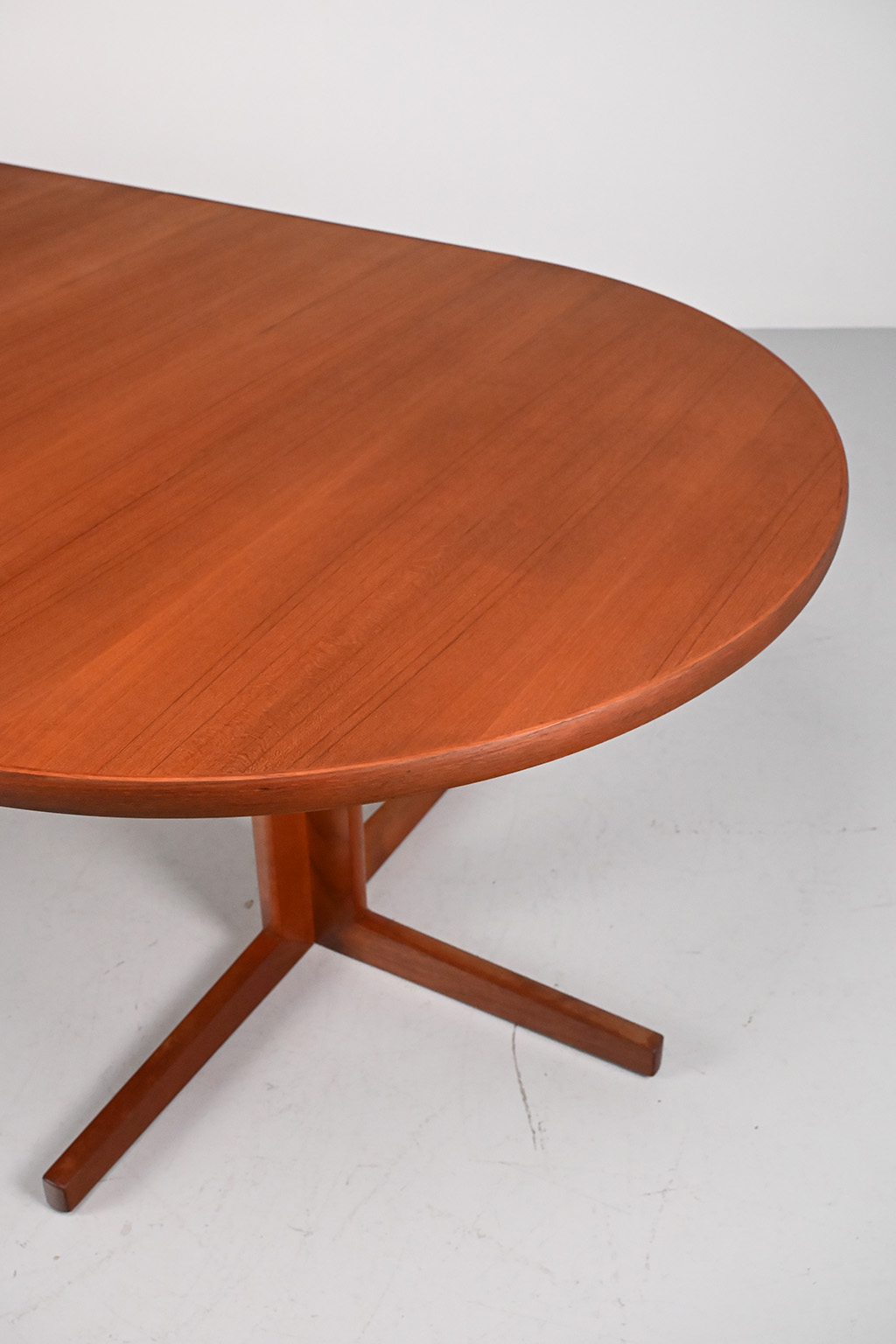 72340 Eetkamertafel 02
