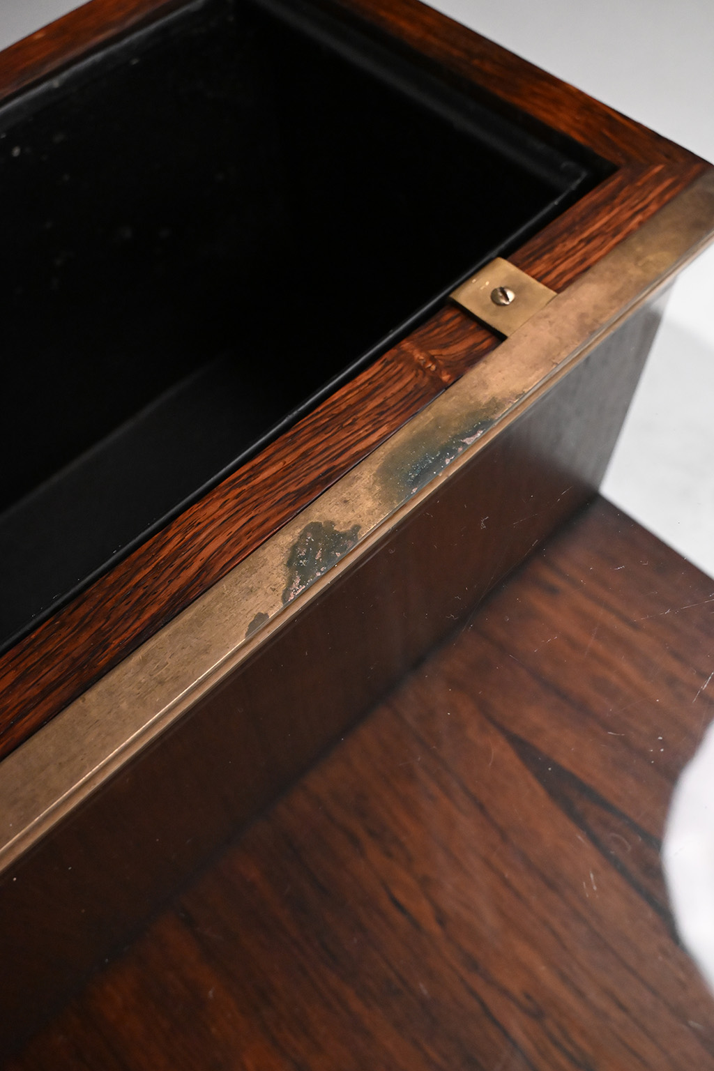 72352 Andersen salontafel met bak 09