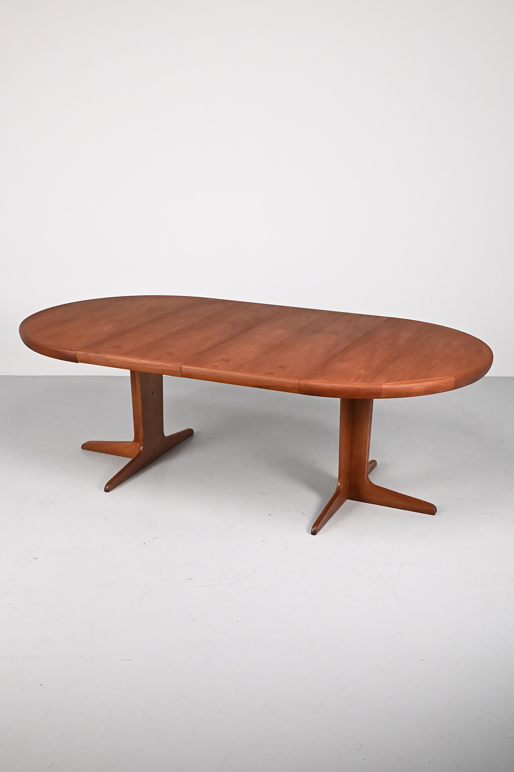72379 VV Mobler tafel 01