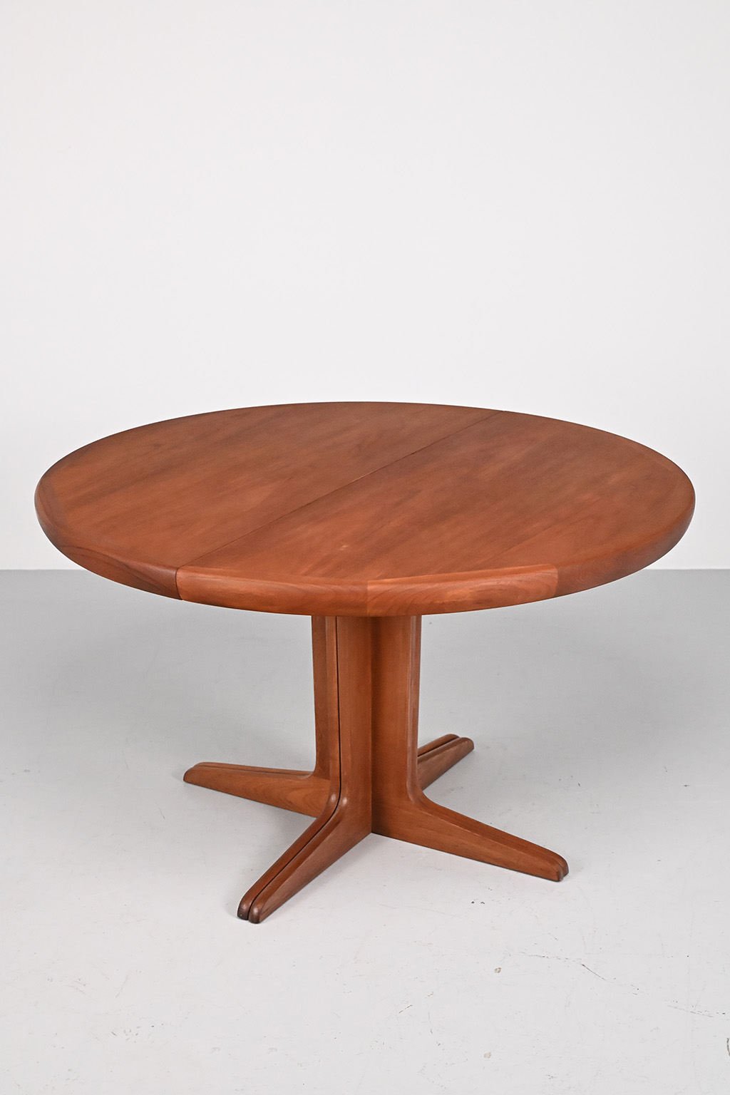 72379 VV Mobler tafel 02