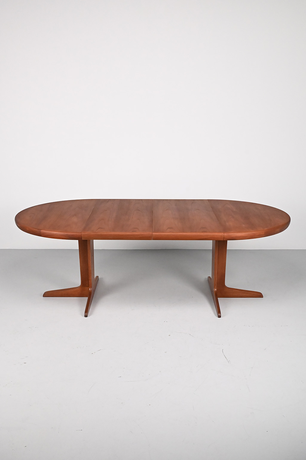 72379 VV Mobler tafel 04