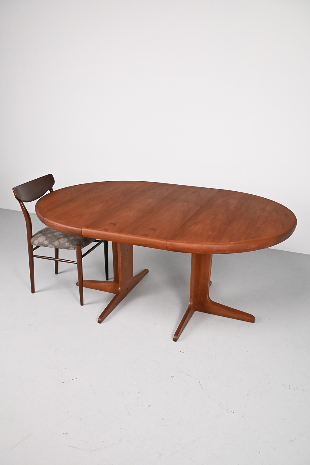 72379 VV Mobler tafel 05