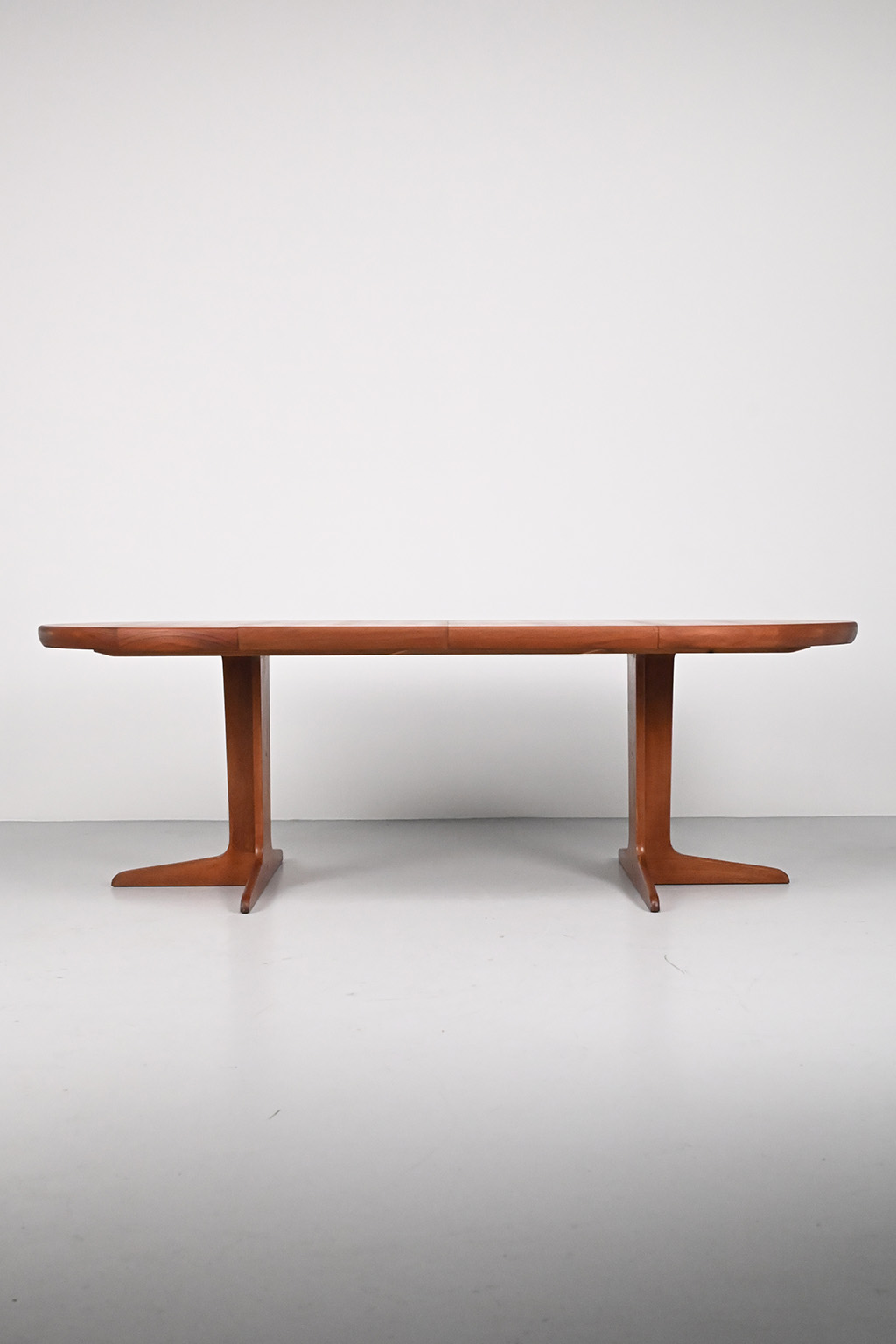 72379 VV Mobler tafel 06