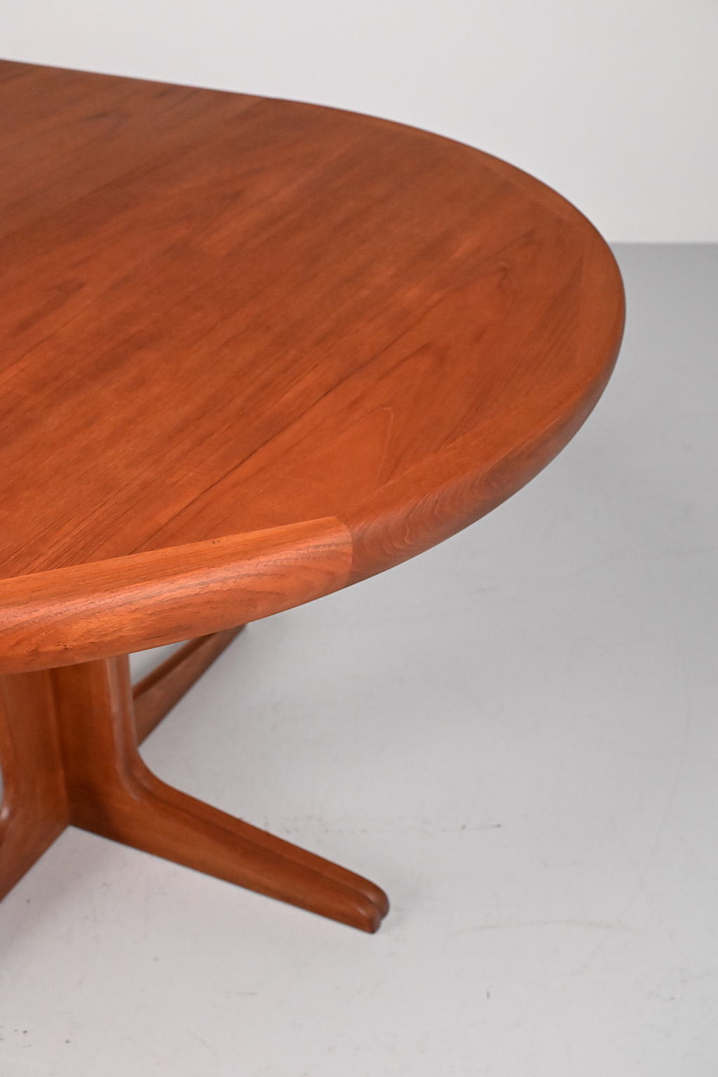 72379 VV Mobler tafel 07