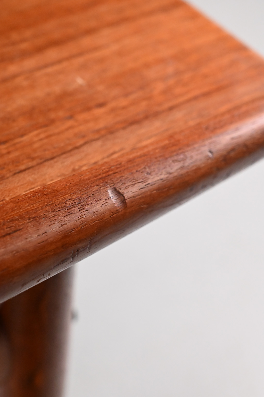 72409 Grete Jalk bijzettafel 05