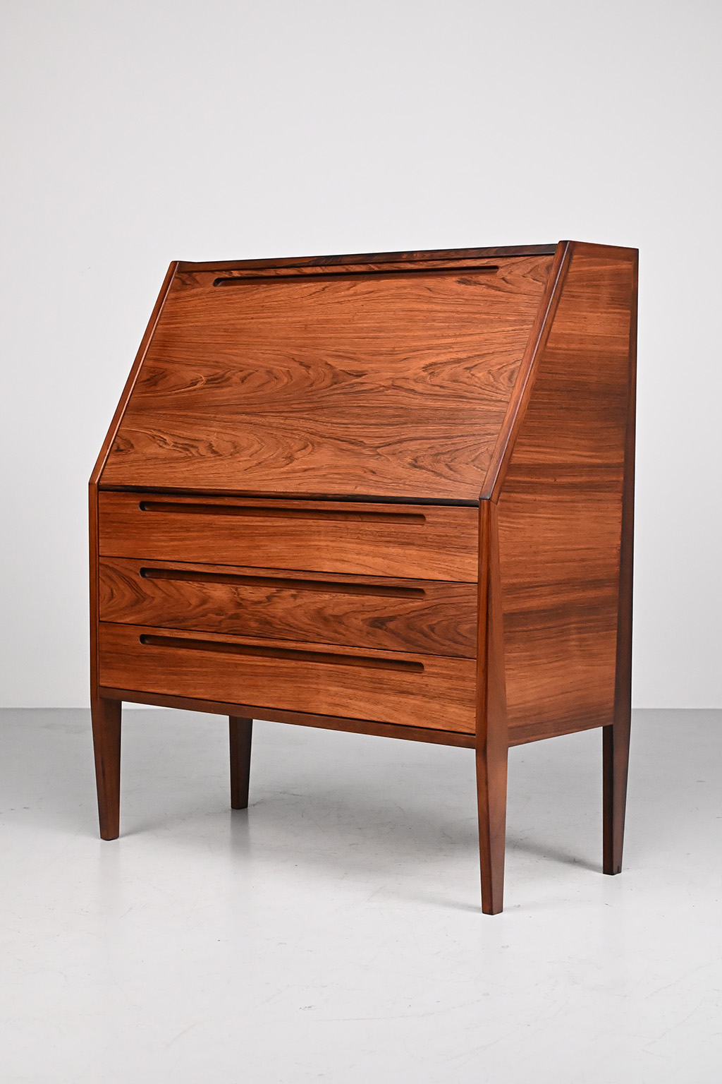 72429 Kristiansen secretaire 01