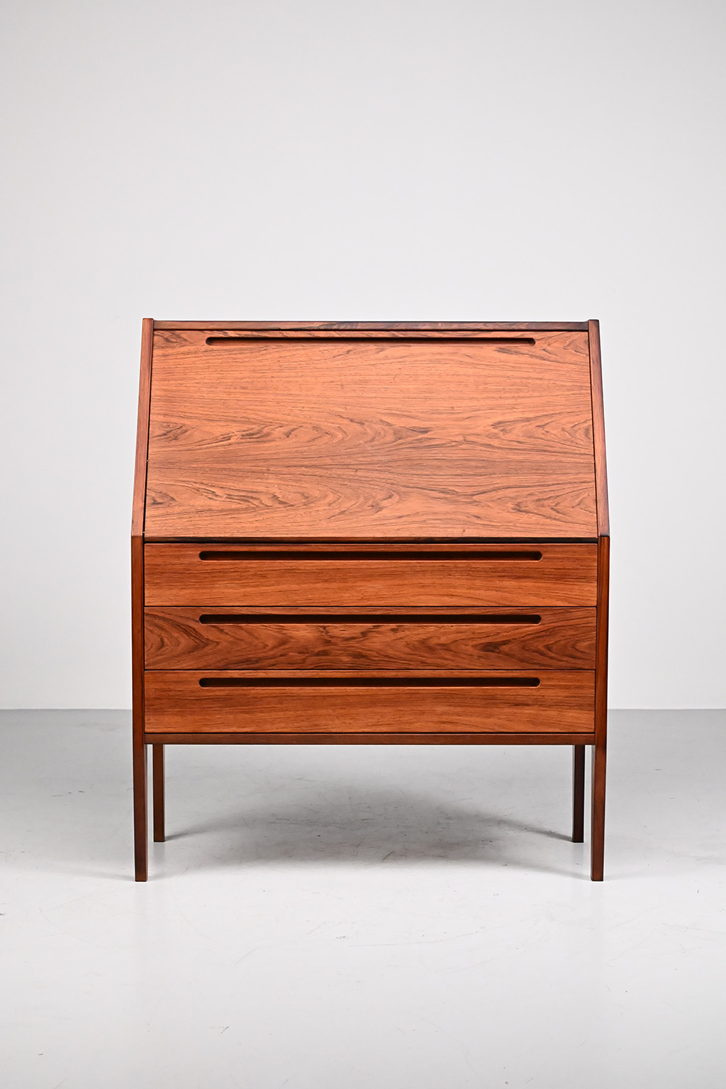 72429 Kristiansen secretaire 02