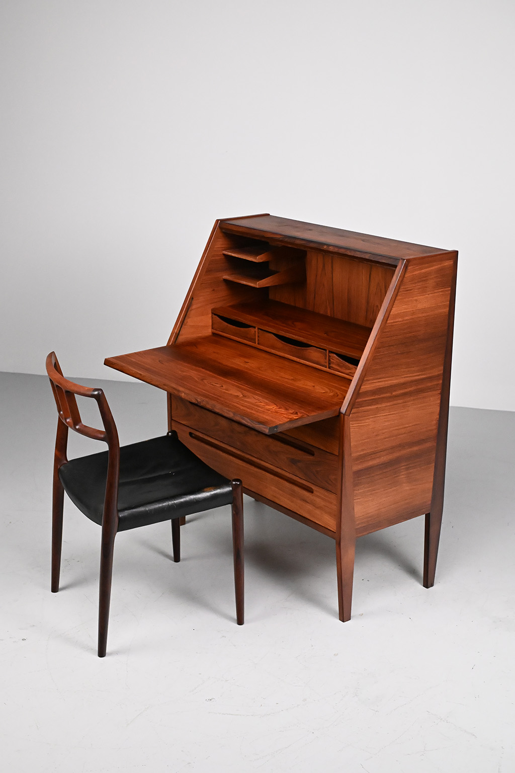 72429 Kristiansen secretaire 06