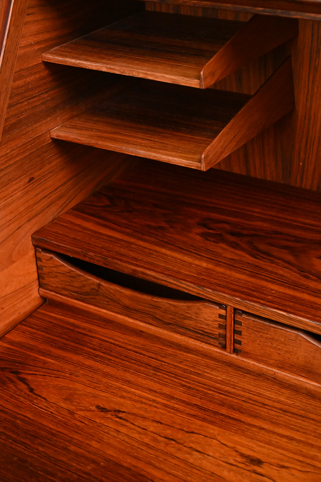 72429 Kristiansen secretaire 09