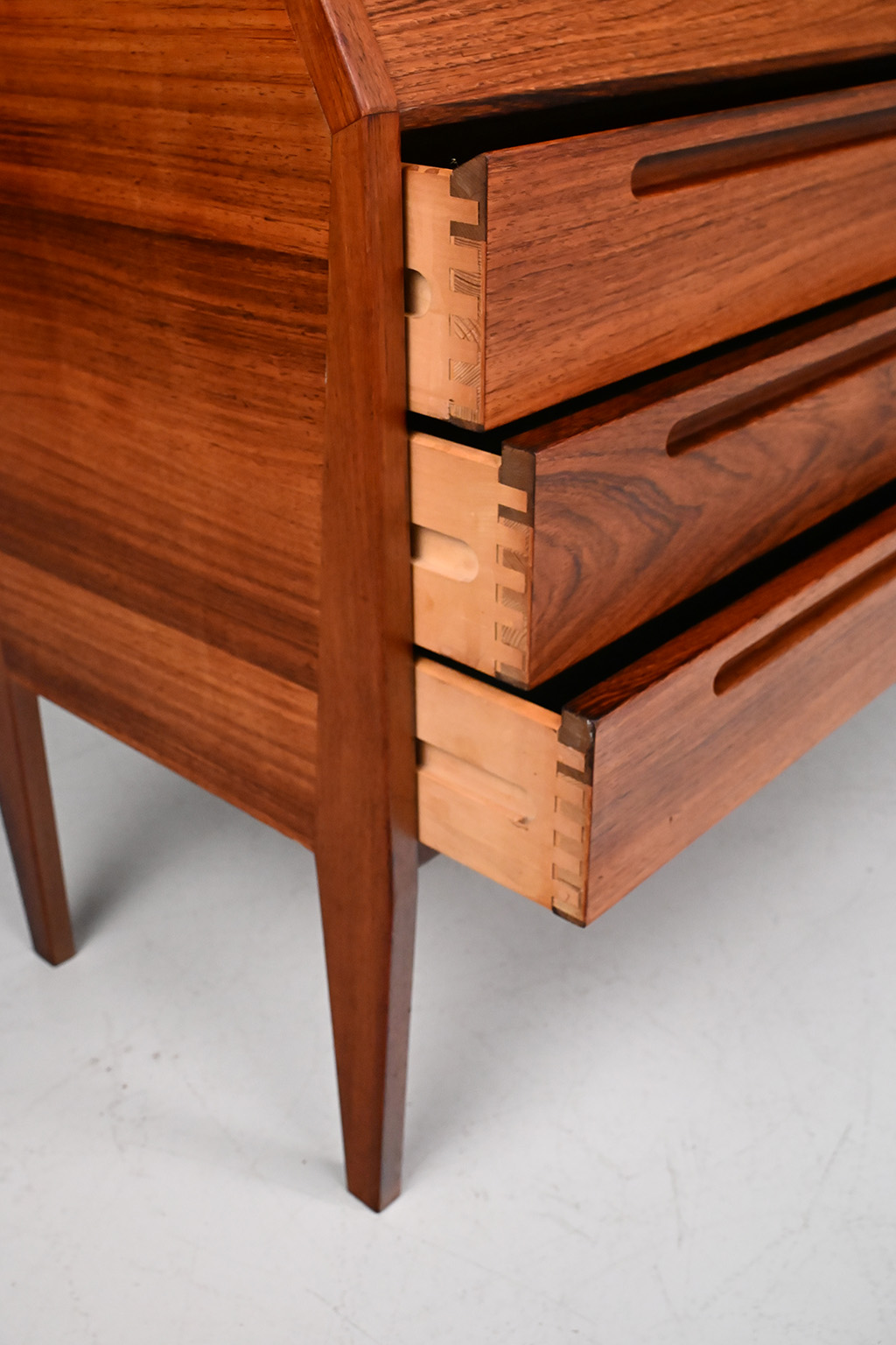 72429 Kristiansen secretaire 13