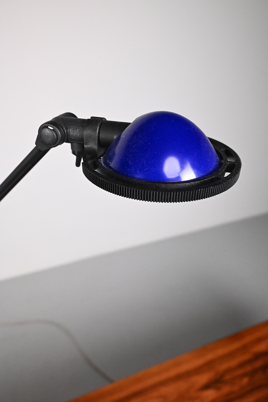 72434 Luceplan bureaulamp 04