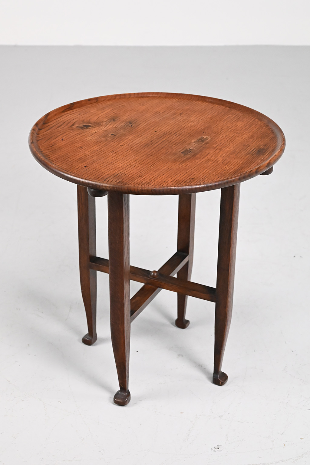 72438 Antiek eiken bijzettafel 01