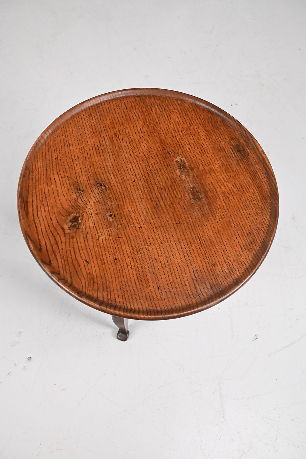 72438 Antiek eiken bijzettafel 04