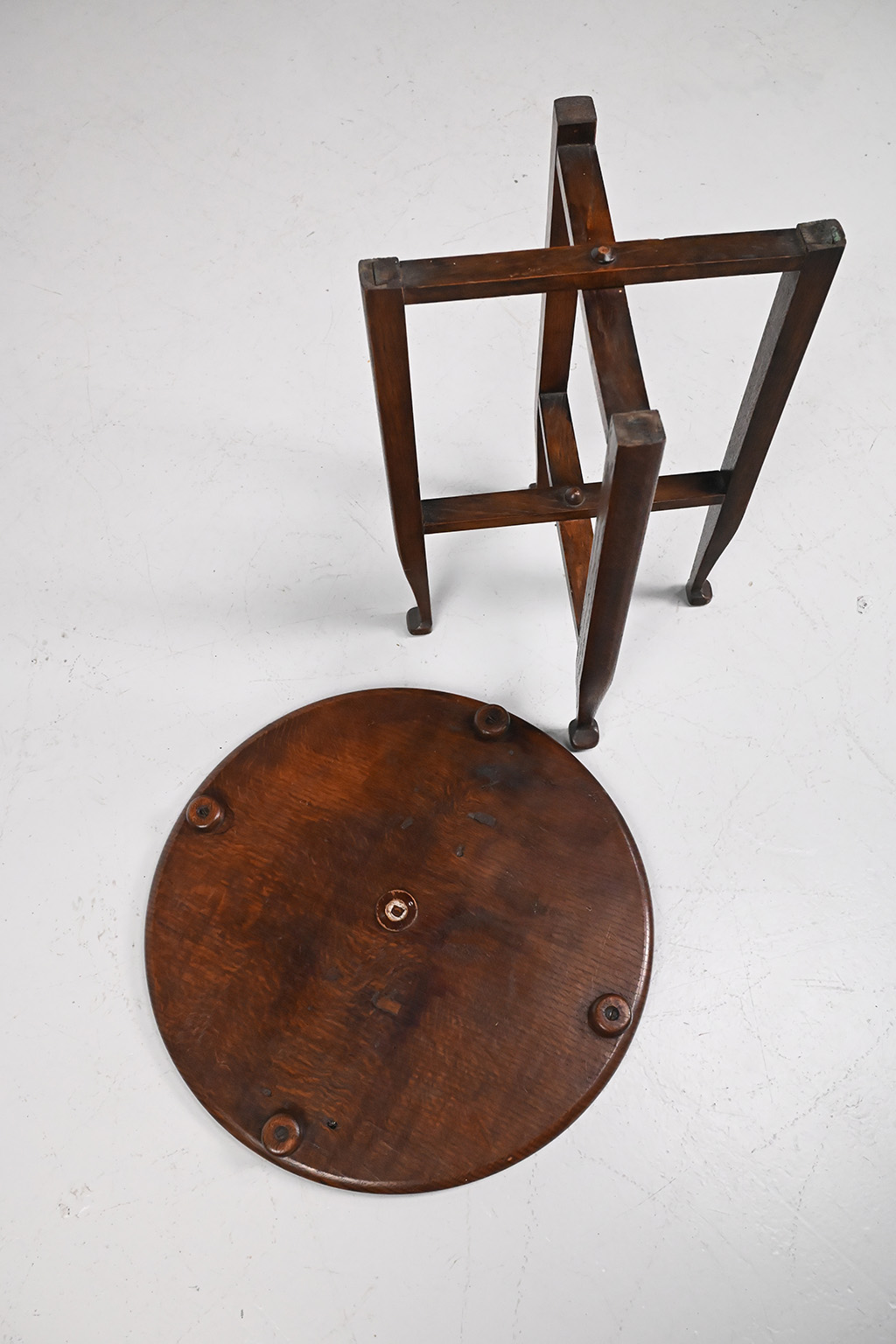 72438 Antiek eiken bijzettafel 09