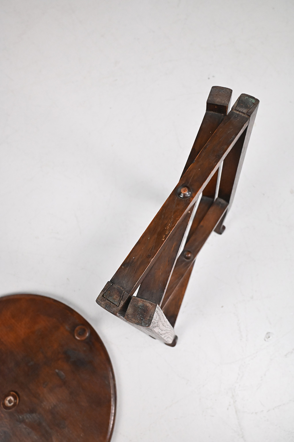 72438 Antiek eiken bijzettafel 10