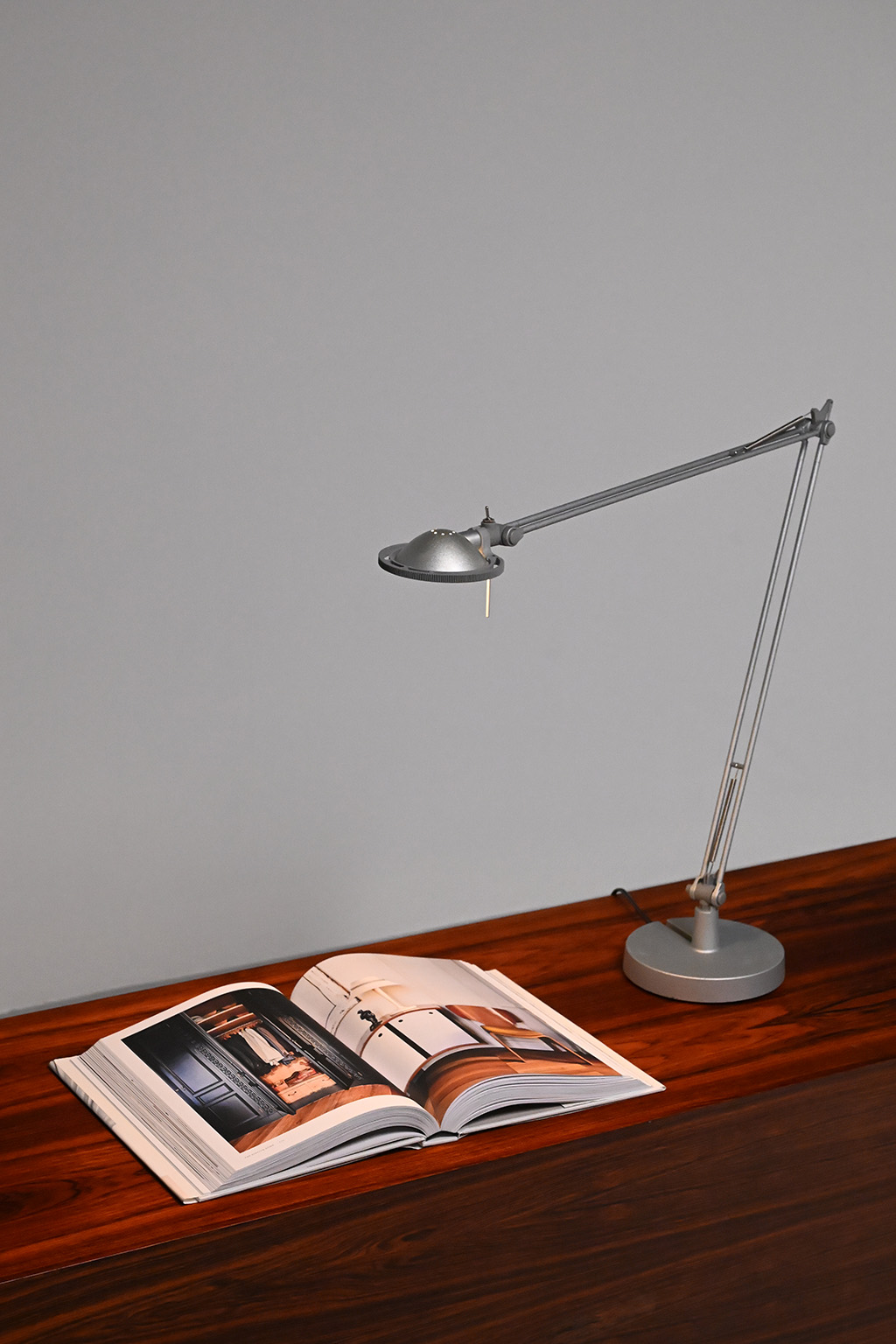 72447 Luceplan bureaulamp 09