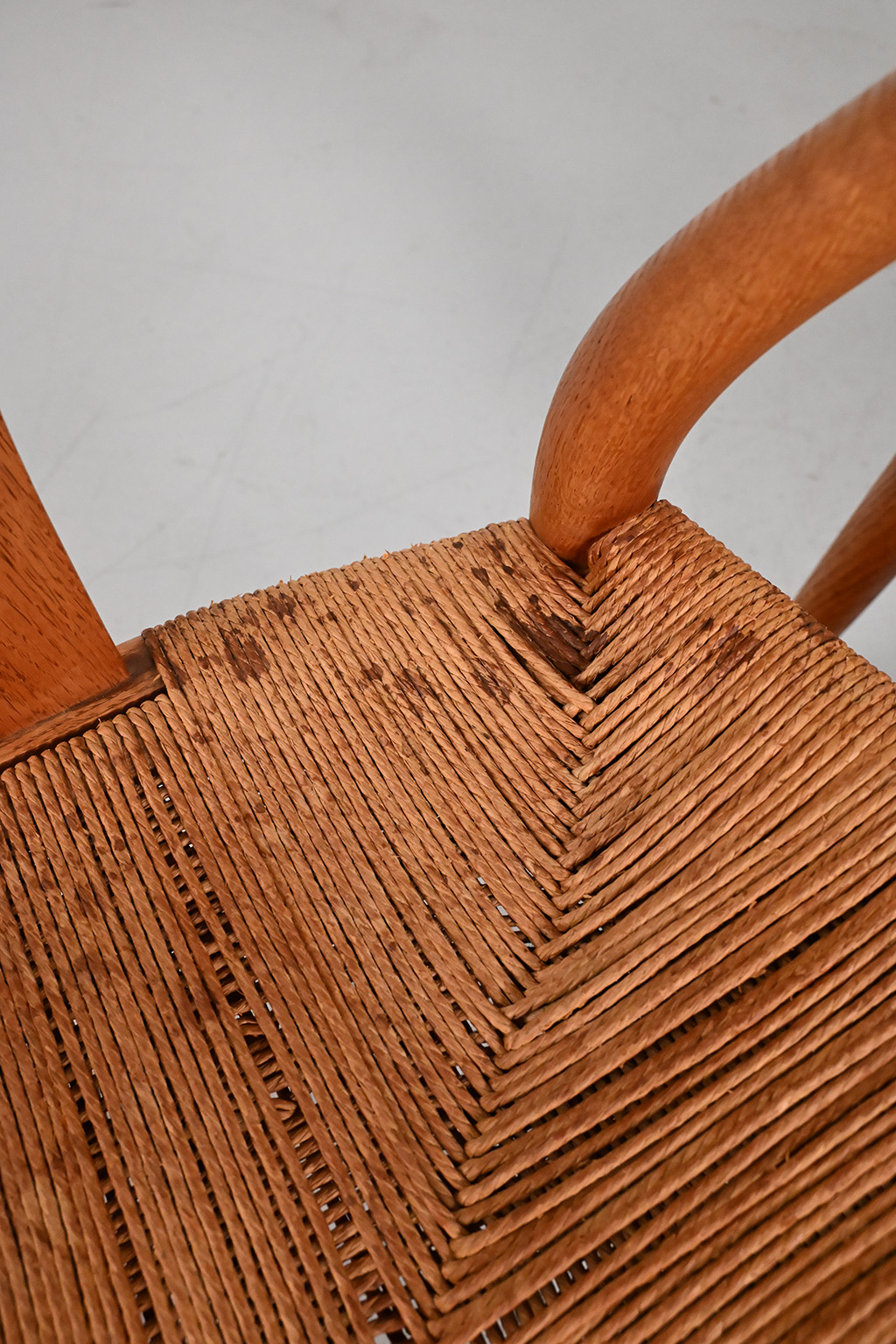 72357 Wishbone chairs CH24 05