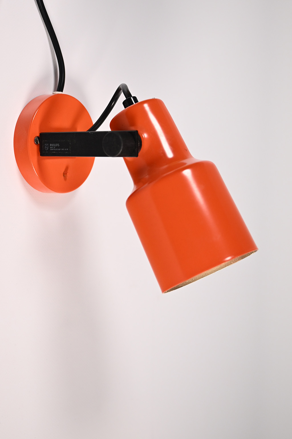 72391 Oranje wandspot 01