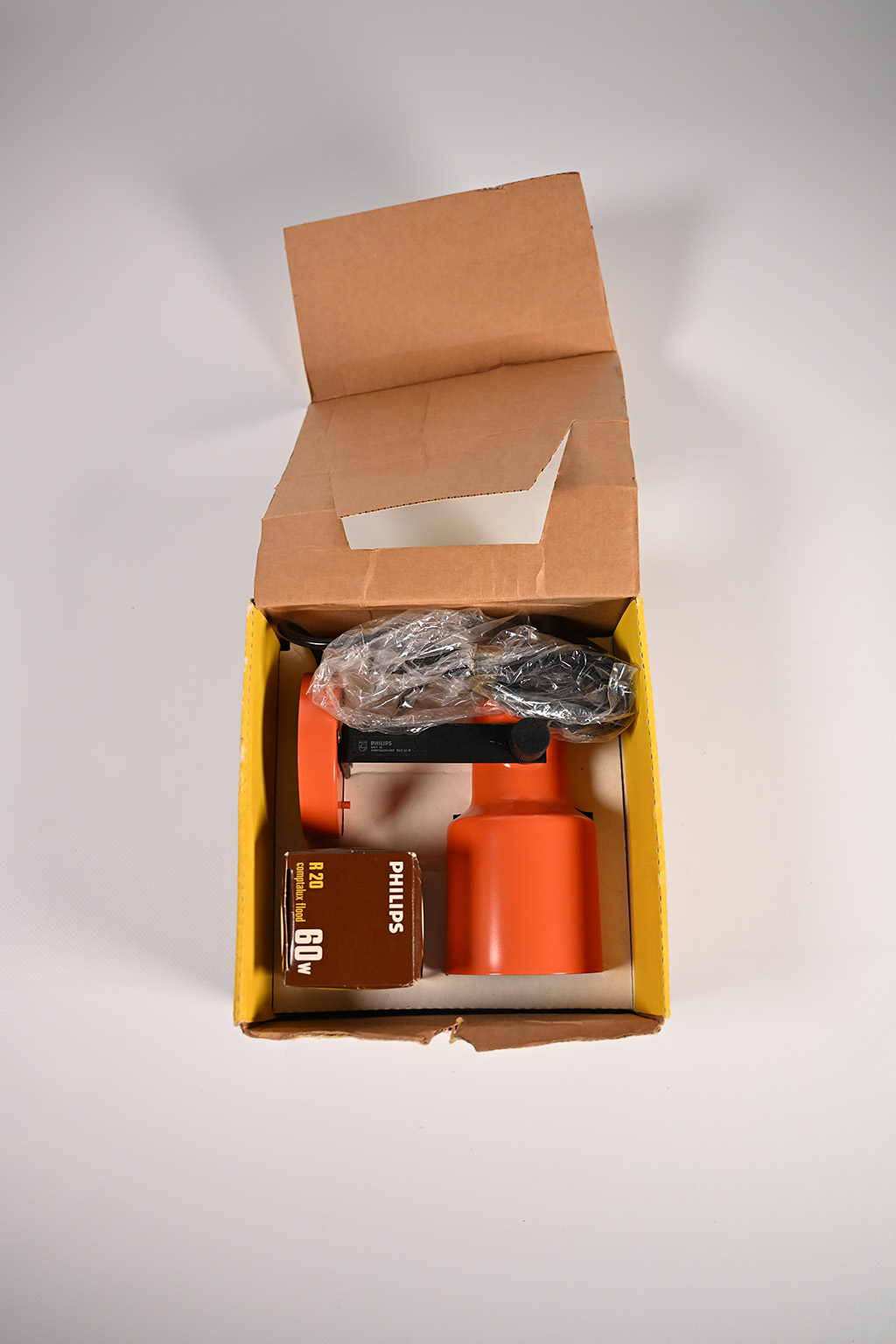 72391 Oranje wandspot 05