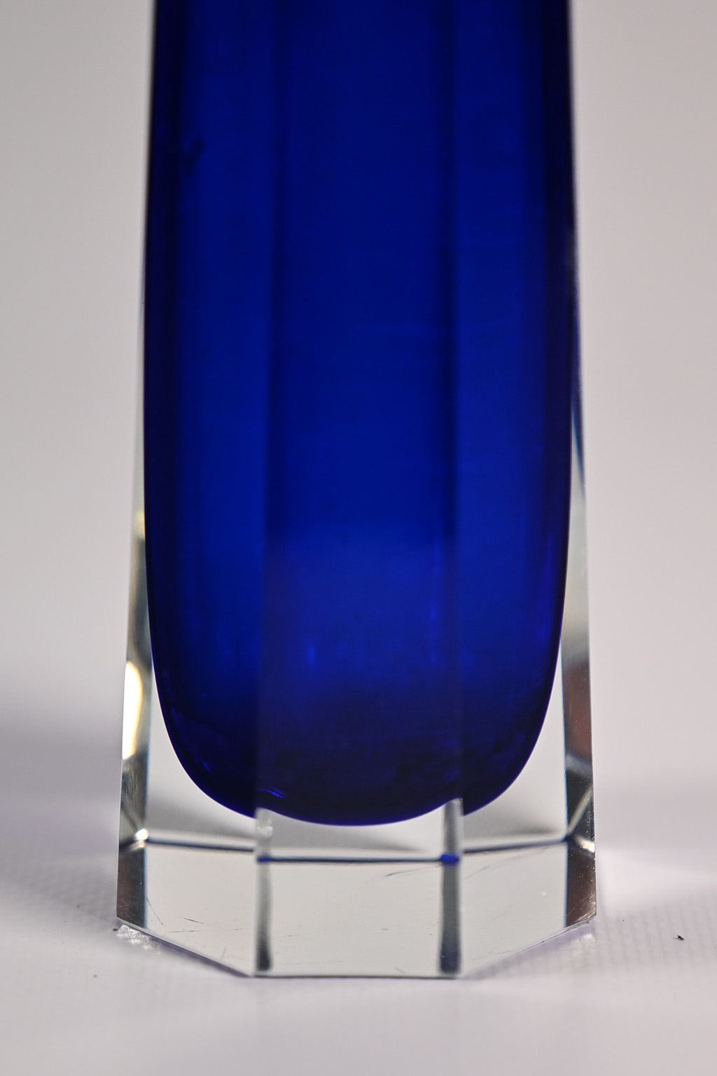 72476 3 Blauwe glazen vaasjes 03