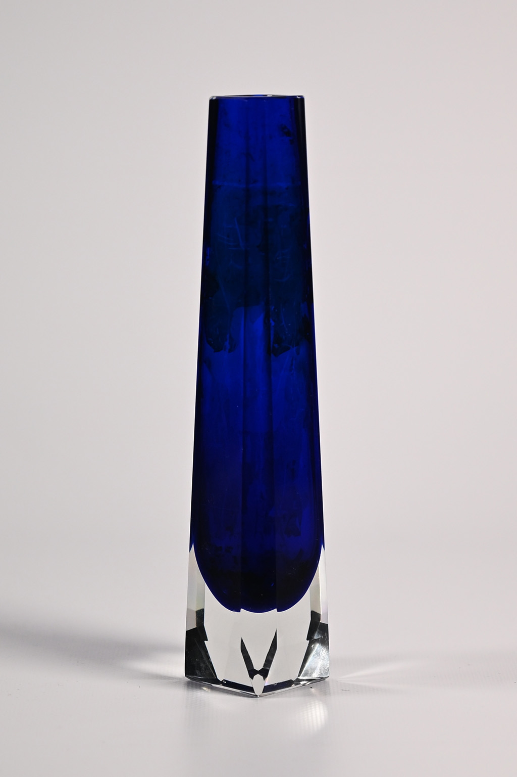 72476 3 Blauwe glazen vaasjes 05