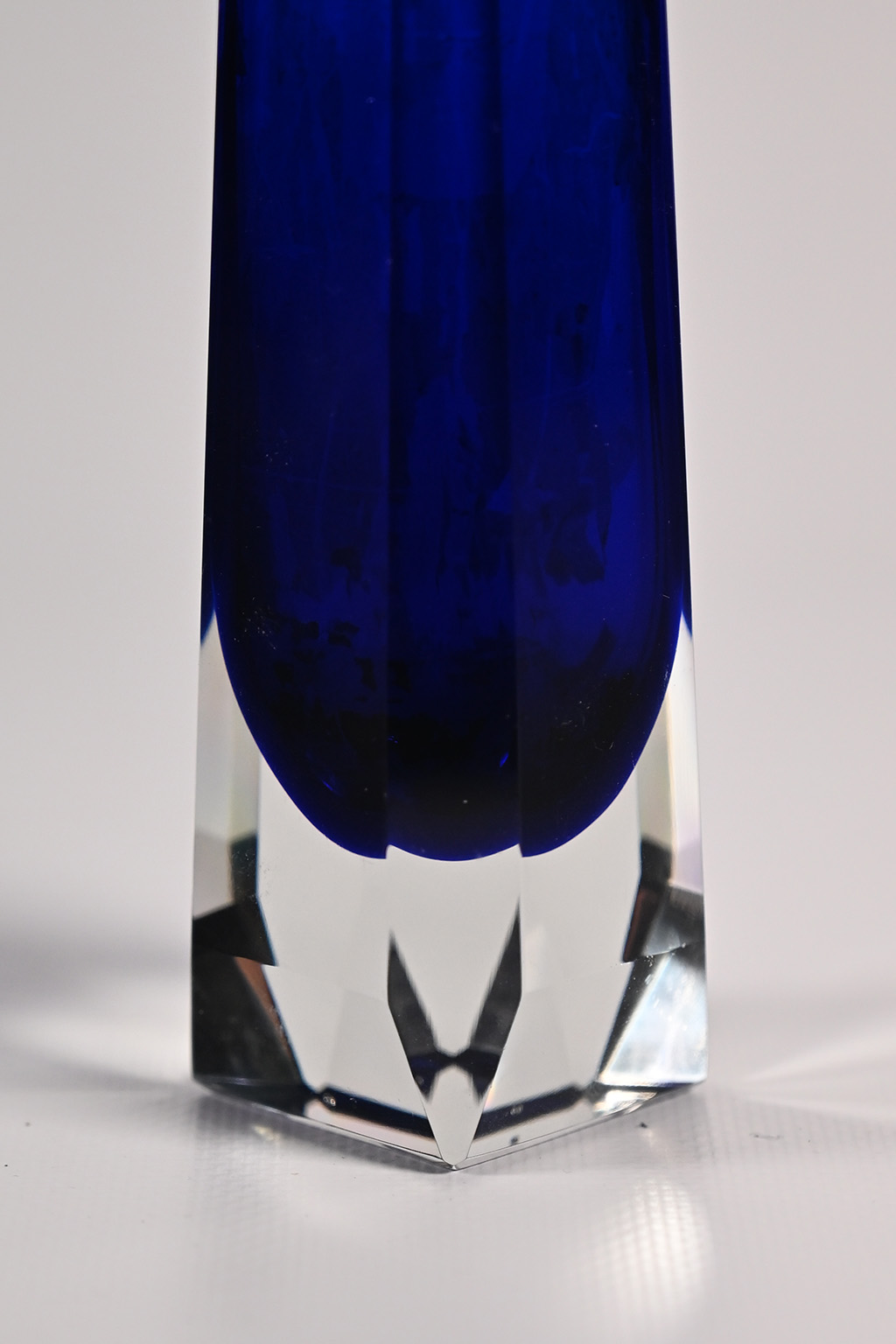 72476 3 Blauwe glazen vaasjes 06