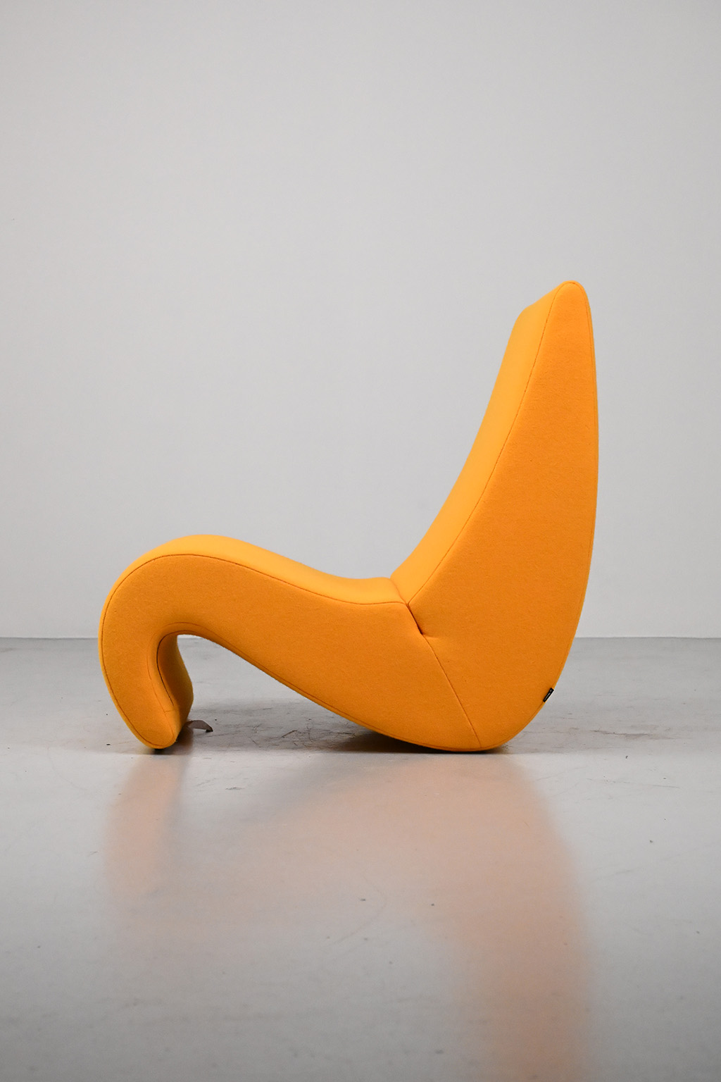 72488 Amoebe stoel Verner Panton 02