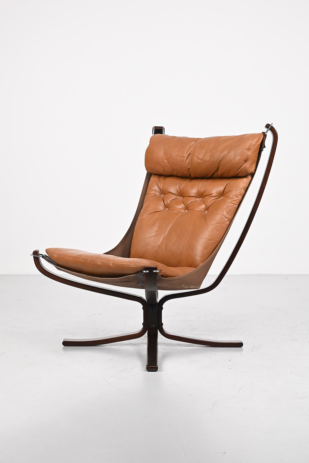 72501 Falcon chair Sigurd Ressel 01