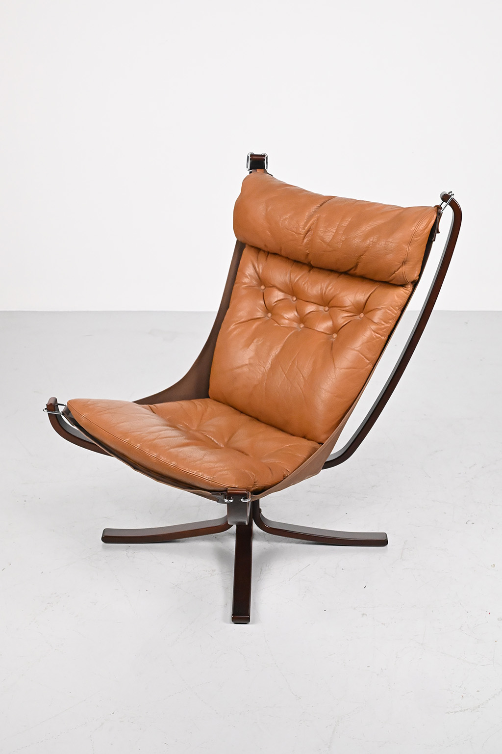 72501 Falcon chair Sigurd Ressel 02