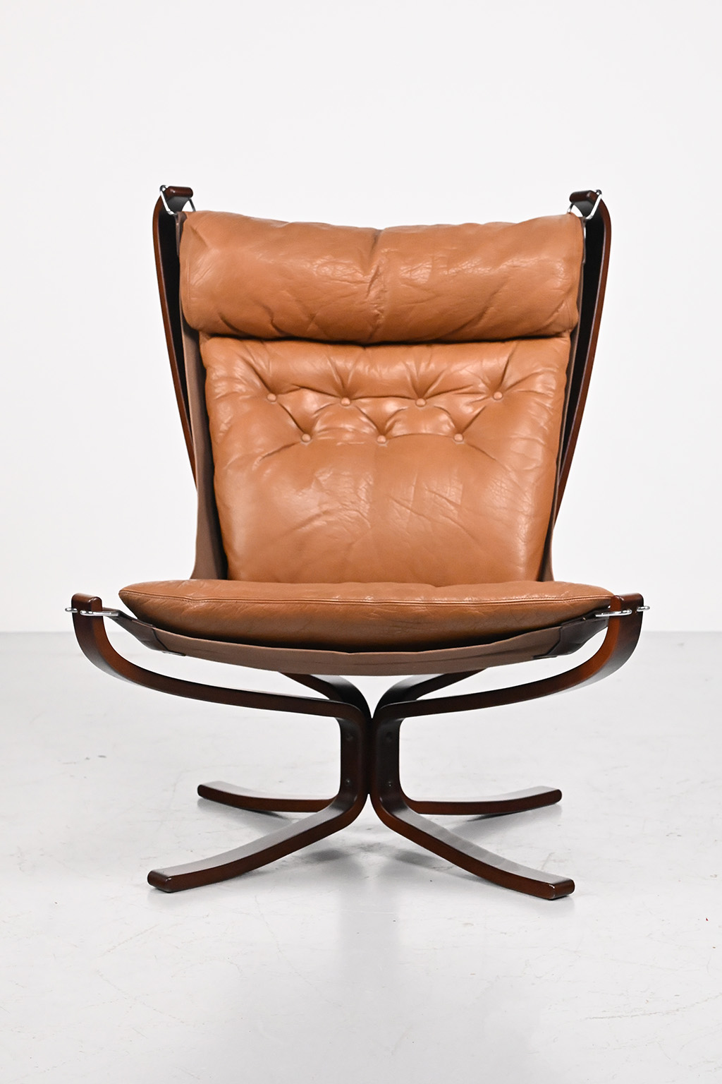72501 Falcon chair Sigurd Ressel 03