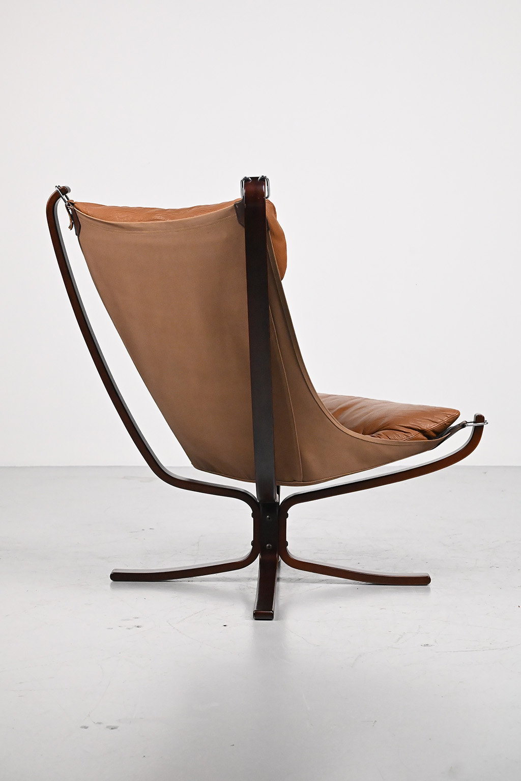 72501 Falcon chair Sigurd Ressel 05