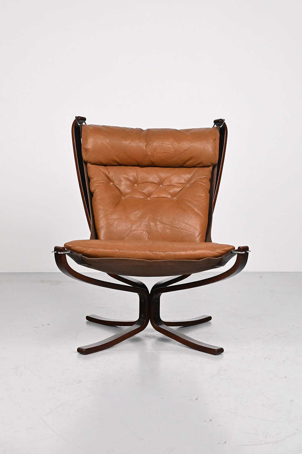 72502 Falcon chair Sigurd Ressel 02