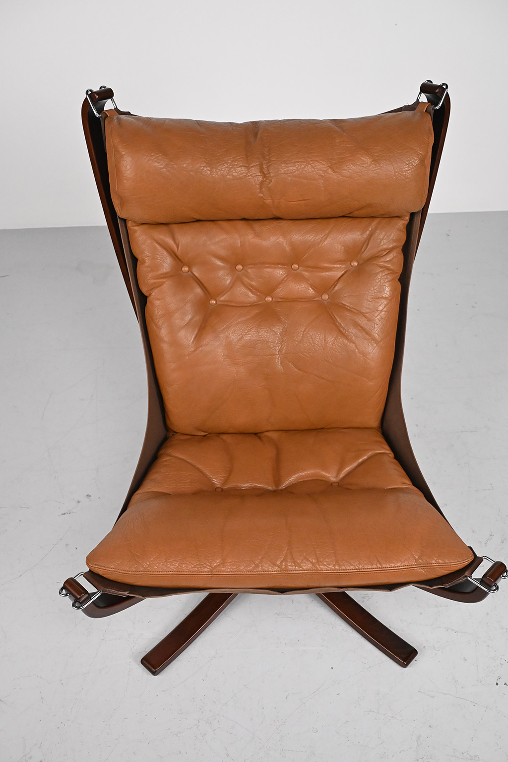 72502 Falcon chair Sigurd Ressel 03