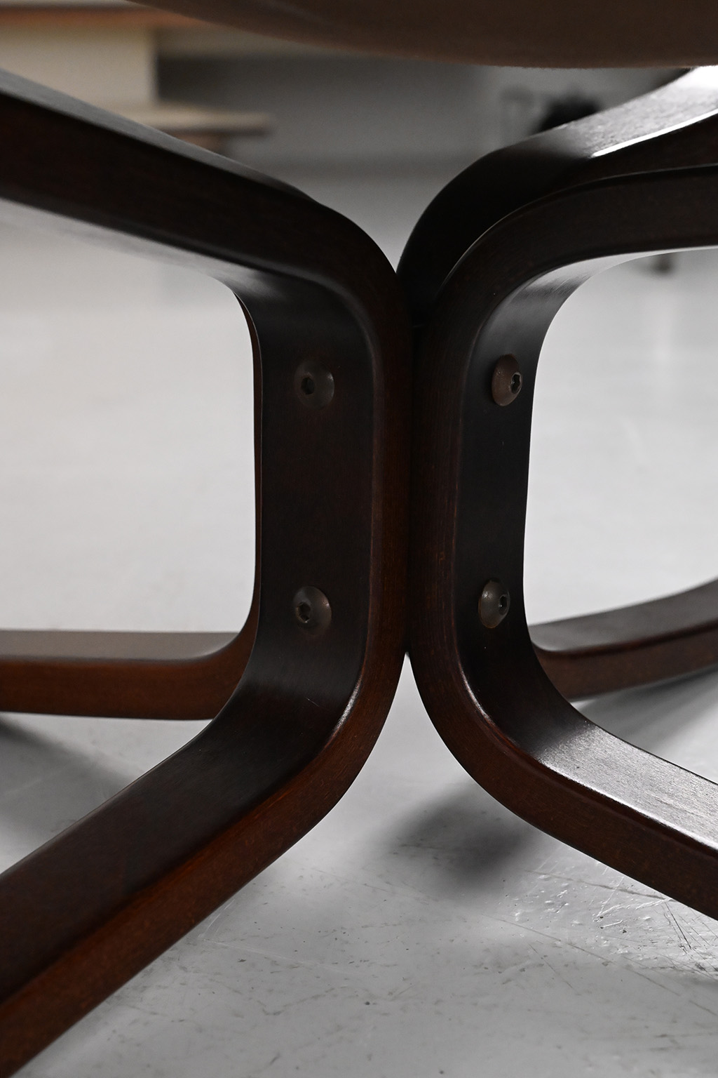 72502 Falcon chair Sigurd Ressel 08