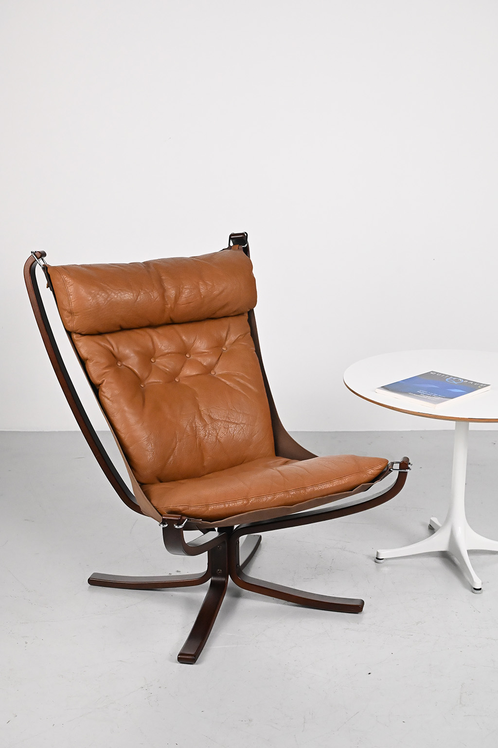 72502 Falcon chair Sigurd Ressel 10