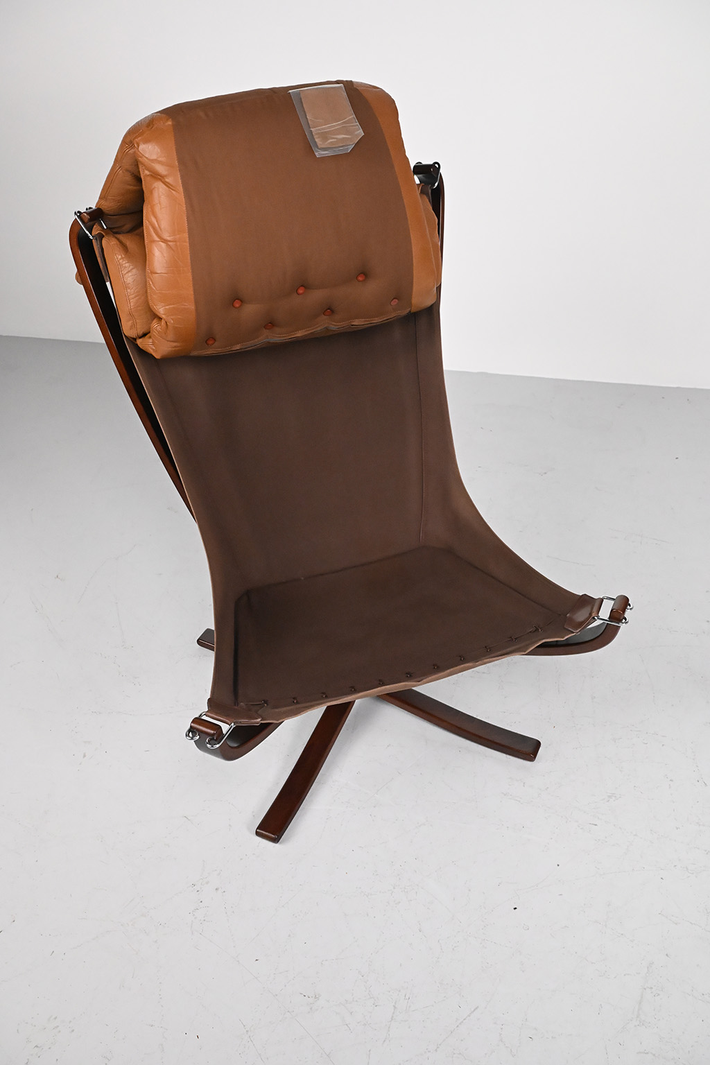 72502 Falcon chair Sigurd Ressel 11