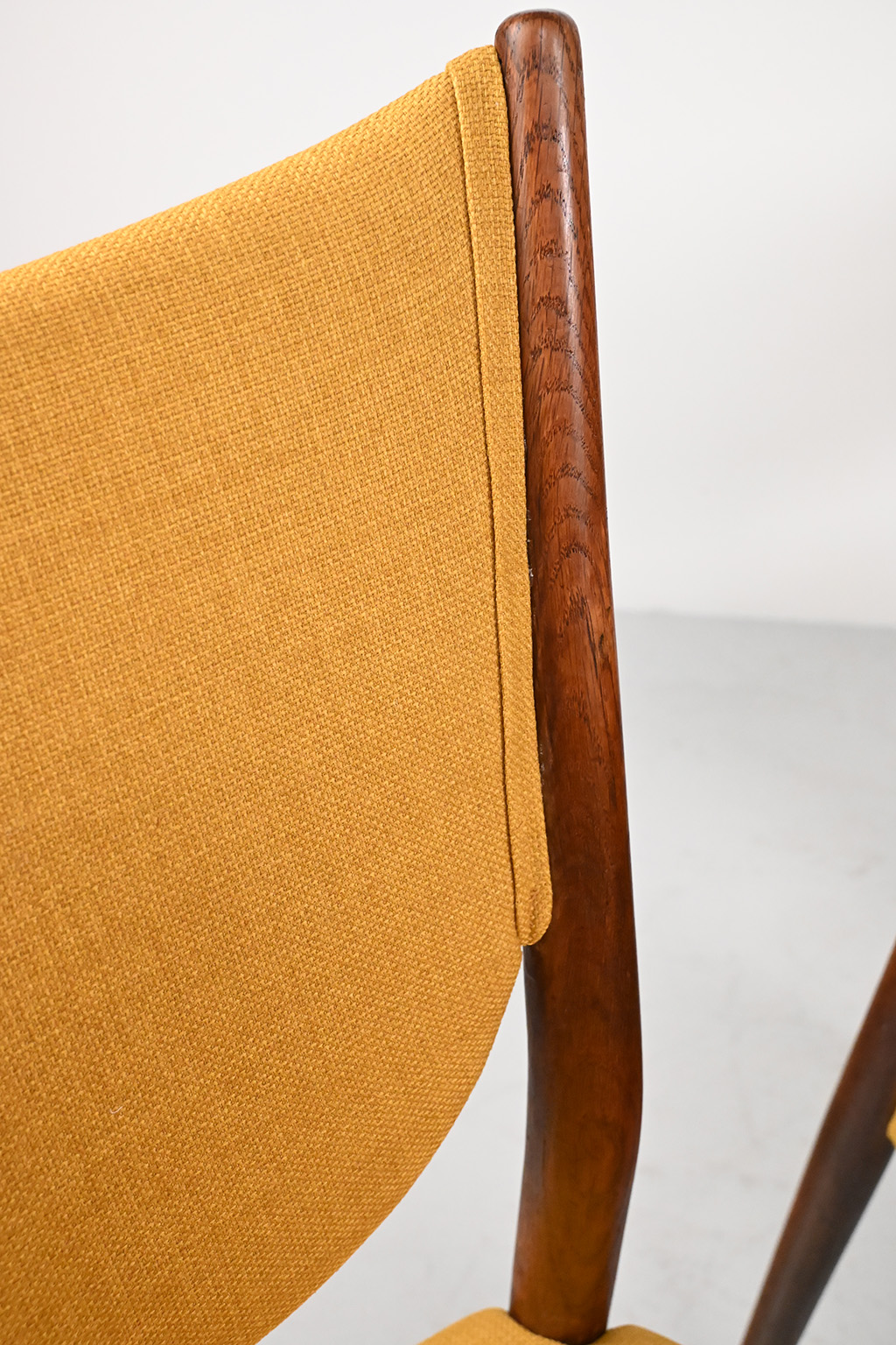 72537 Chr_Larsen stoelen 10