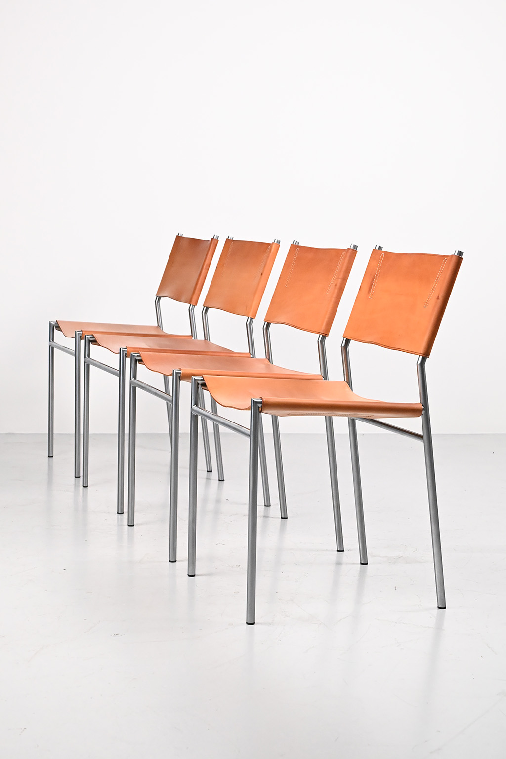 72562 Martin Visser SE06 stoelen 02