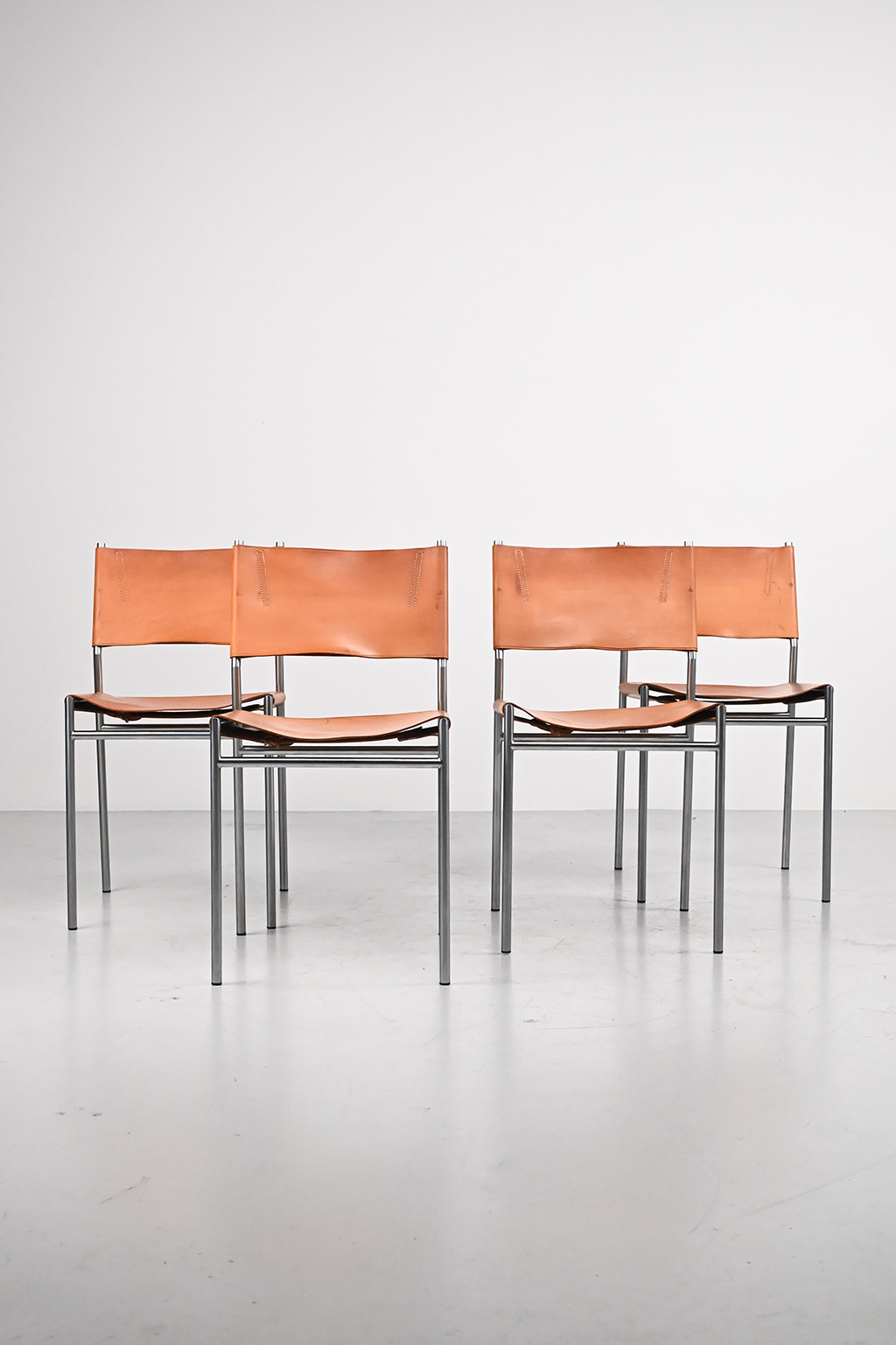 72562 Martin Visser SE06 stoelen 14