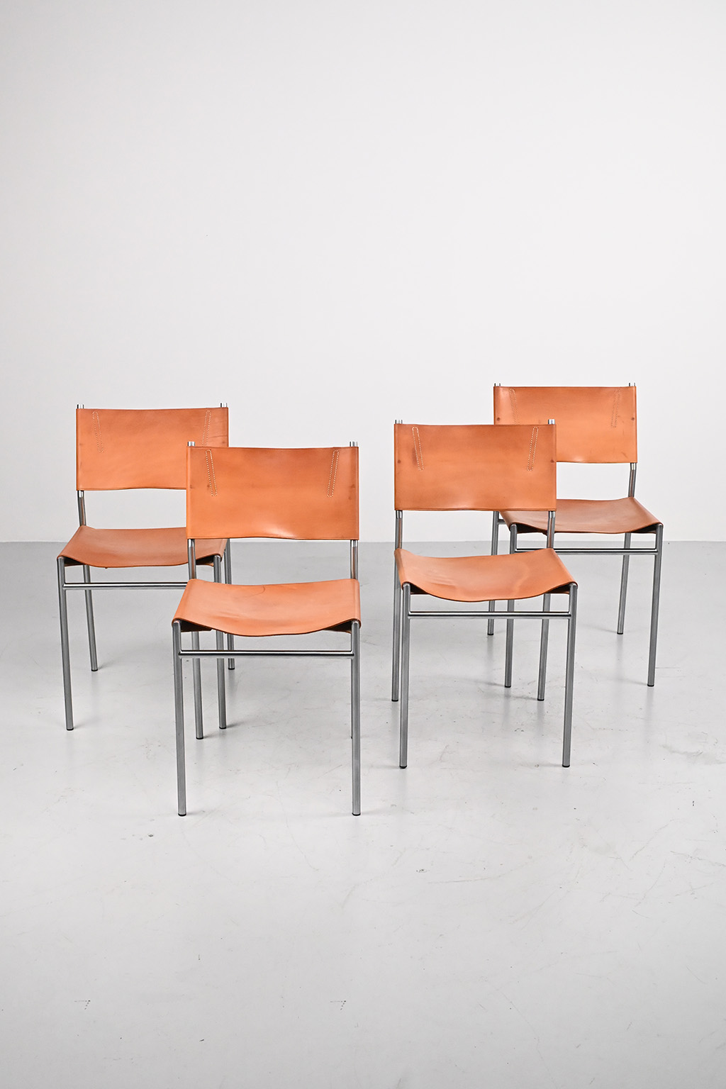 72562 Martin Visser SE06 stoelen 15
