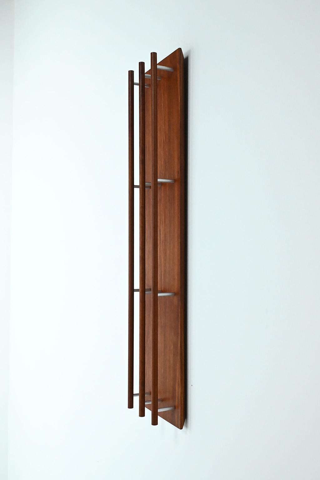 72555 Teak wand lectuurhouder 02