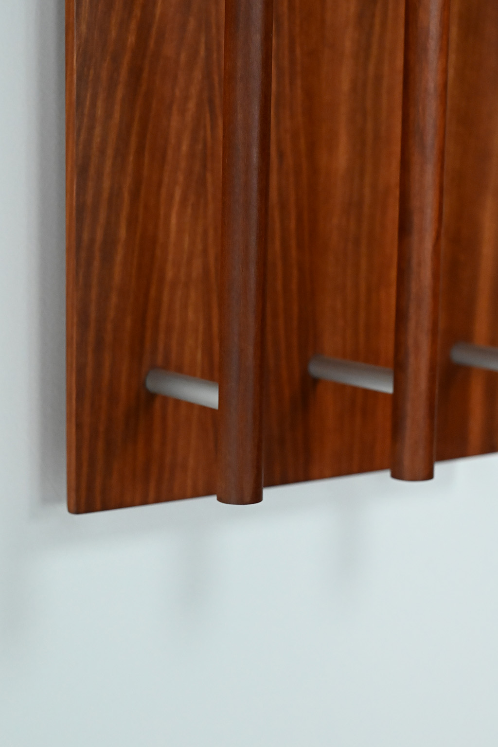 72555 Teak wand lectuurhouder 05