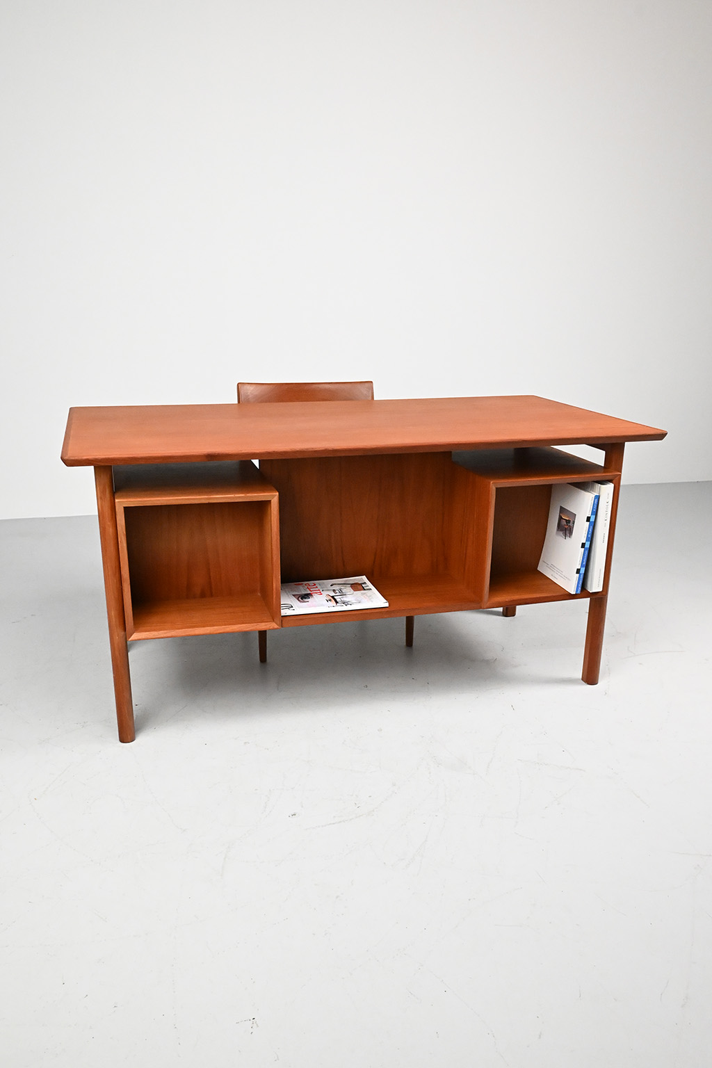 72558 Deens teak bureau 06