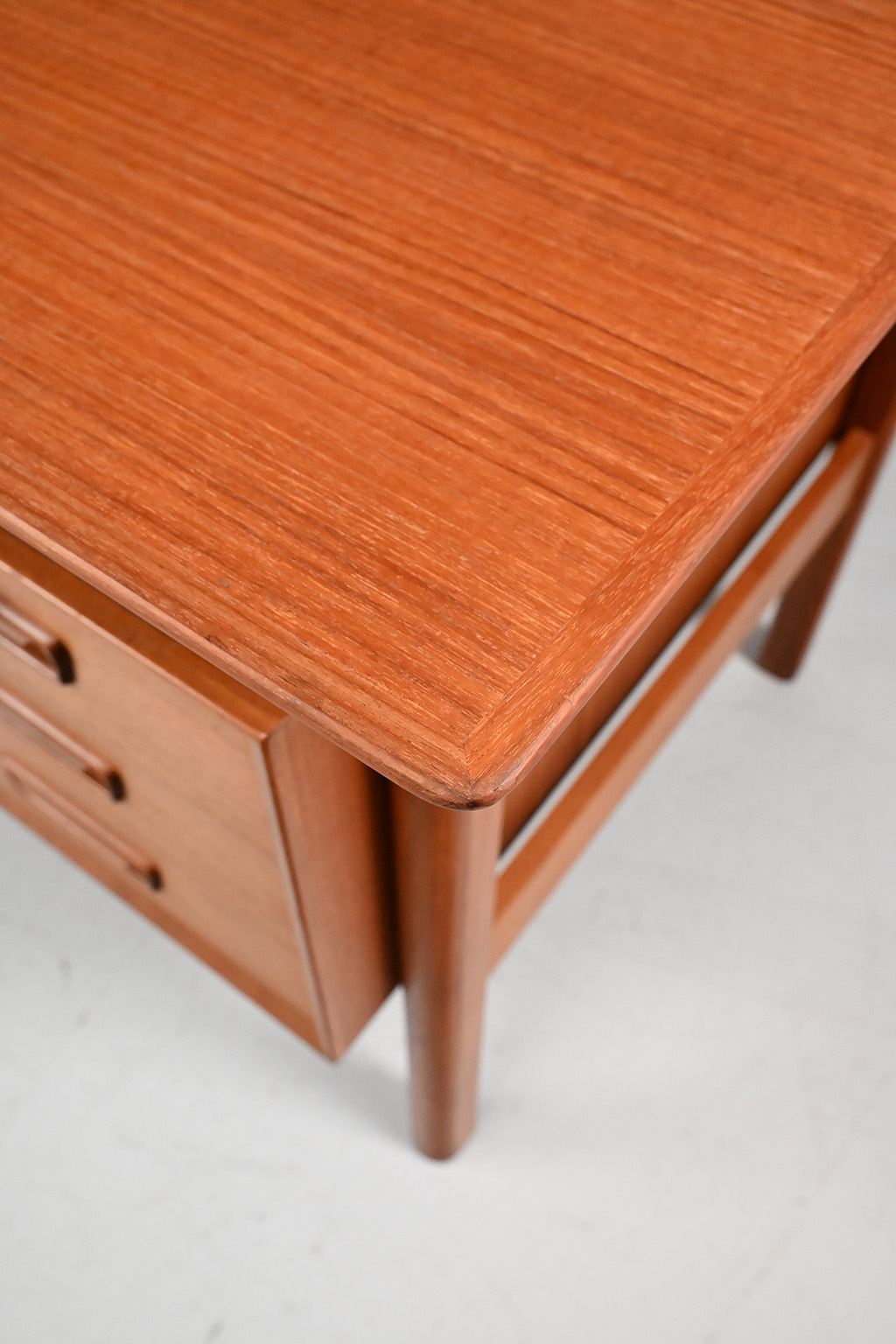 72558 Deens teak bureau 10