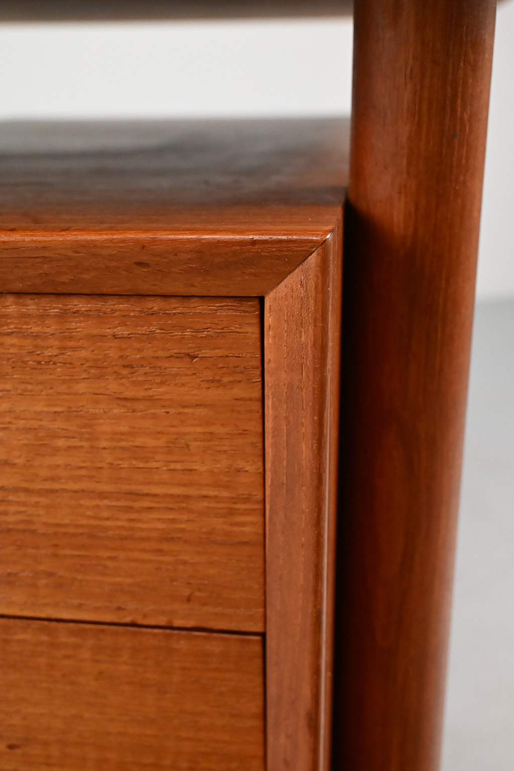 72558 Deens teak bureau 19