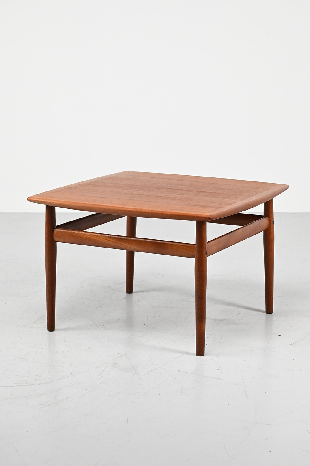 xxxxx Grete Jalk salontafel 1